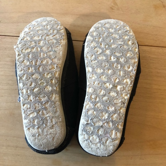 Backpack, shoes and jammies… oh my!! Shipping saver! - Picture 8 of 10